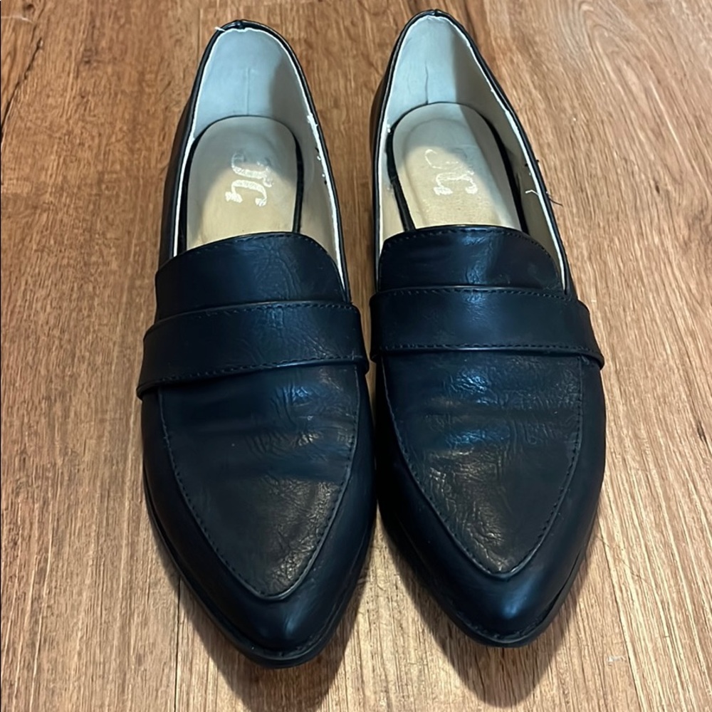 JG from DSW pointed black loafers